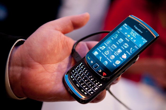 Blackberry smartphones return to korea after three years