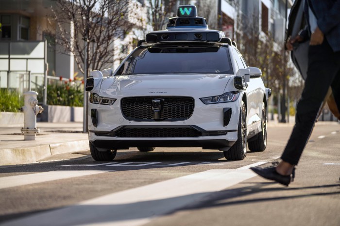 Seven waymo robotaxis block traffic to san francisco freeway on ramp