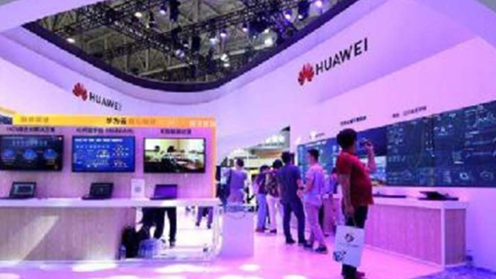 Huawei sets sights on world domination with 15000 stores