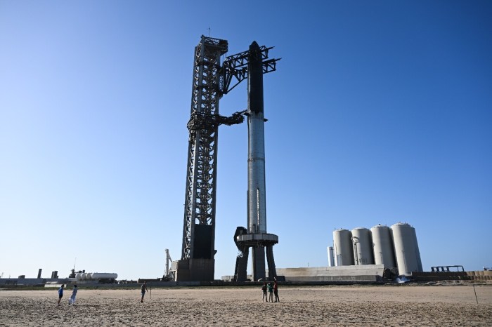 Spacex aiming to launch massive starship for the third time early thursday