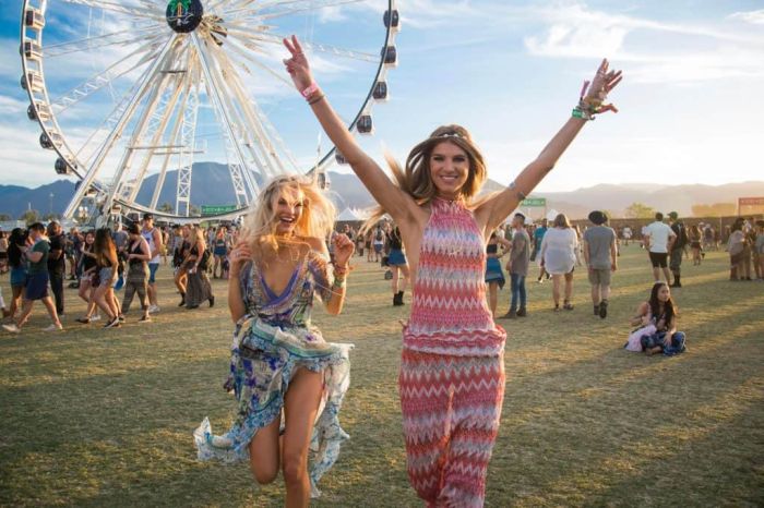 Coachella and lollapalooza ban selfie sticks