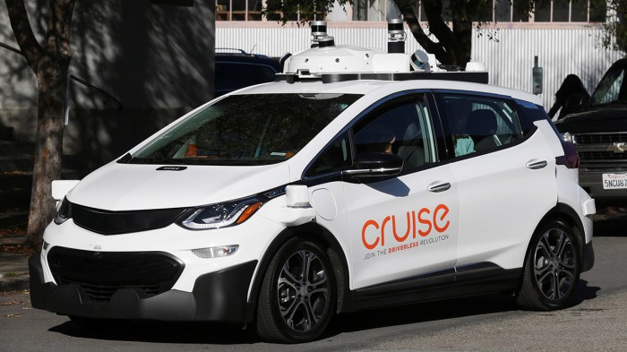 Cruise reveals wheelchair accessible robotaxi with testing to begin next month