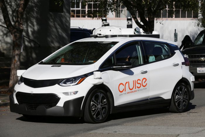 Cruise begins layoffs starting with workers who supported driverless operations