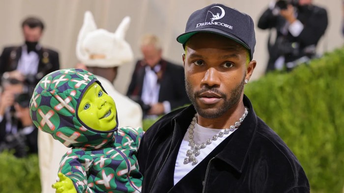 Frank oceans new album no longer apple music exclusive lands on spotify