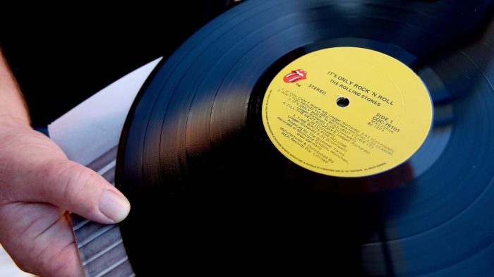 The universal record lets you play any song on vinyl