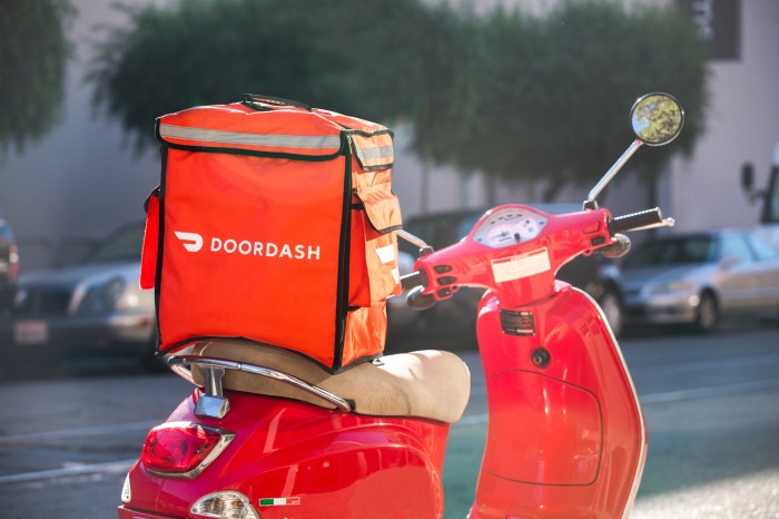 Doordash adds new safety tools delivery people insights about their driving habits