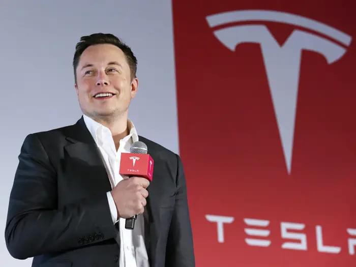 Elon musk believes tesla will be the leader for self driving cars