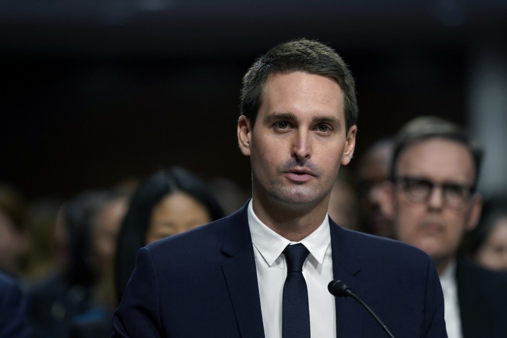 Snap ceo says 20 million u s teens use snapchat but only 200000 parents use its family center controls