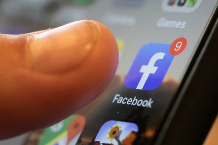 70 of facebooks ad revenue comes from mobile