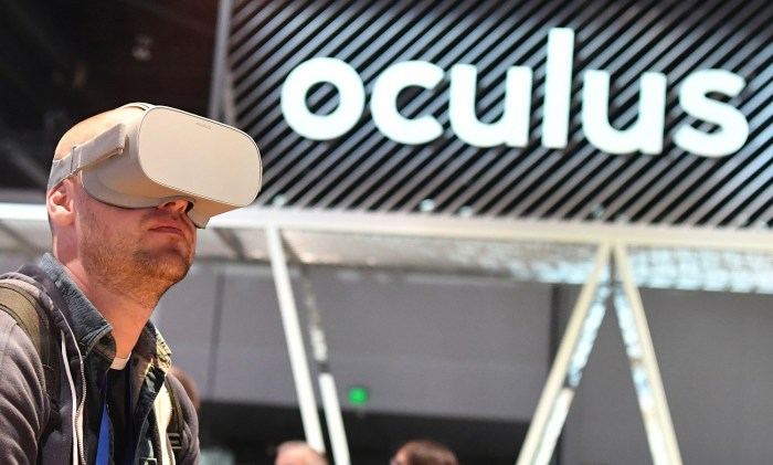 Facebook oculus deal gets regulatory approval