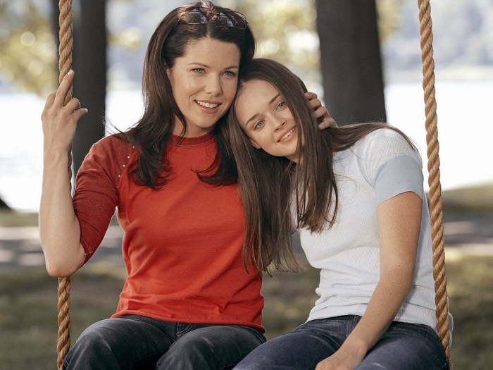 Gilmore girls revival trailer released