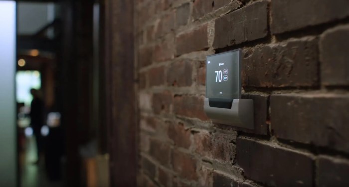 Glas beautiful thermostat powered by cortana