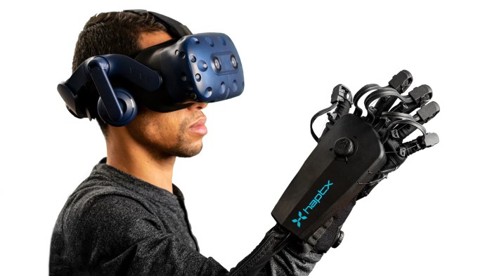 Hands omni haptic glove lets gamers feel virtual objects