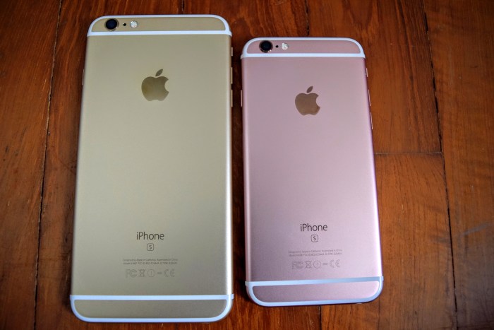 Kids choose between the iphone 6 and the samsung galaxy s6