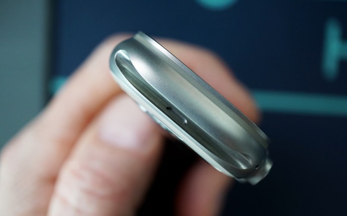 The apple watch has a hidden port that could be used for smart bands