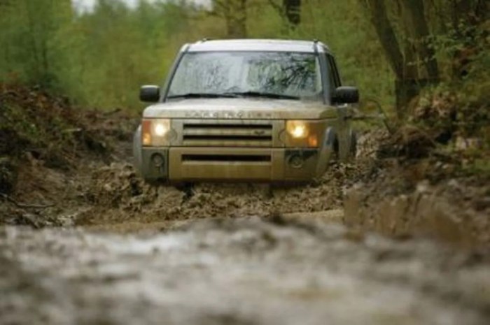 Jaguar land rover joins takata airbag recall