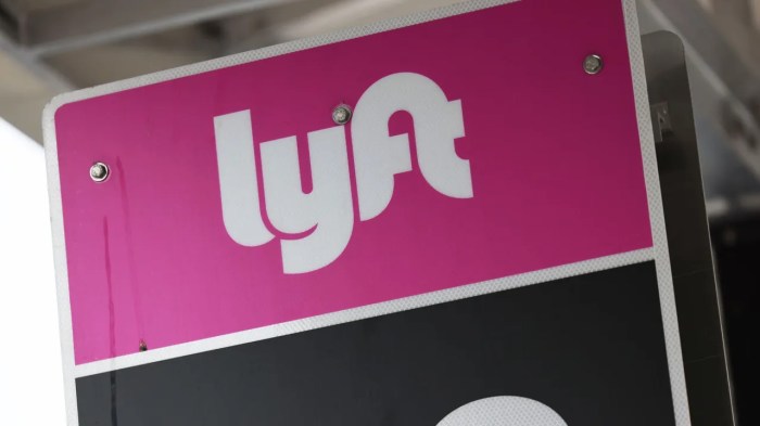 Lyft will allow users to add extra stops to rides