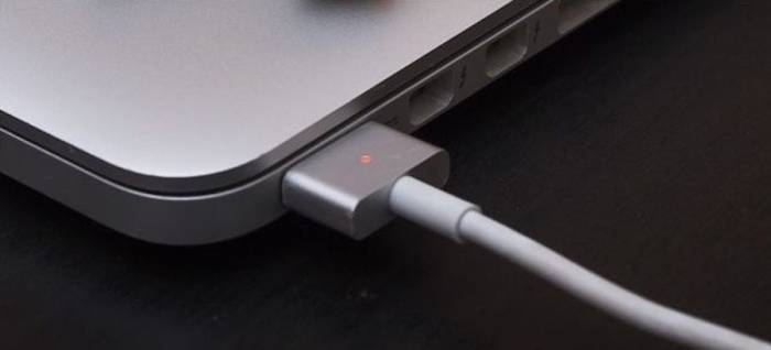 Apples new macbook can be charged using a power bank