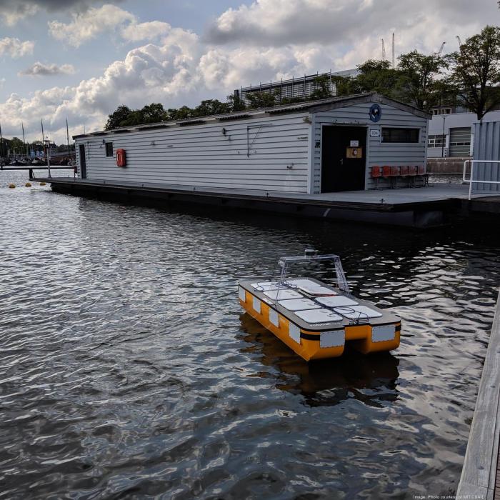 Forget self driving cars amsterdam will soon test self driving boats