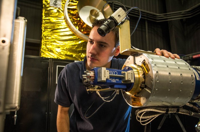 Nasa engineers use oculus rift and kinect 2 to control robots