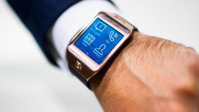 Samsung confirms round gear smartwatch