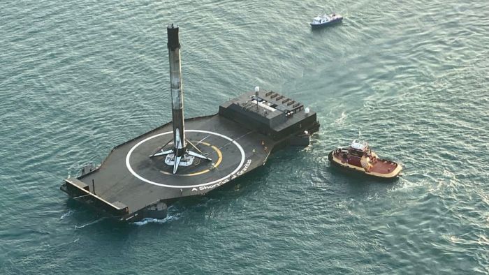 Spacex lands rocket at sea once again