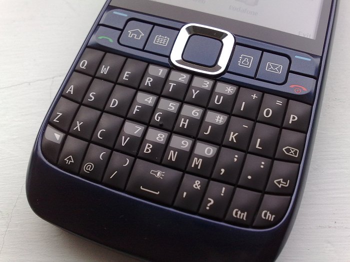 Nokia phone qwerty keyboard fcc