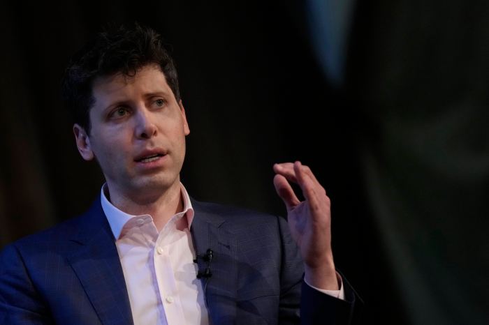 Sam altman gives up control of openai startup fund resolving unusual corporate venture structure