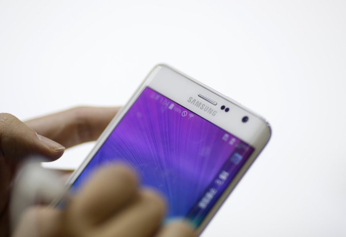 Samsung galaxy s6 edges curved glass runs into production problems