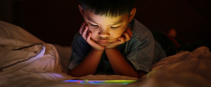 Report minimum 6 hours of screen time for children daily