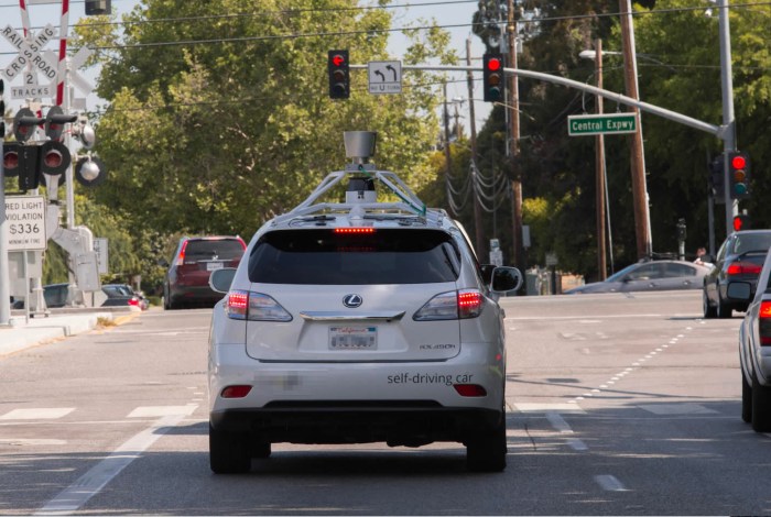 Self driving cars california test