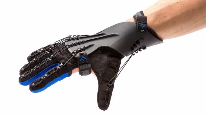 Fujitsu glove style wearable device