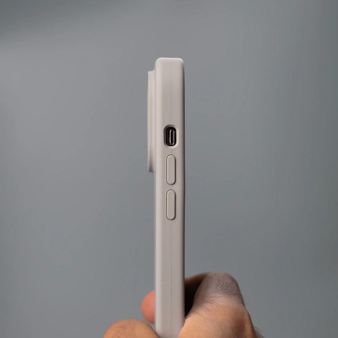 Iphone case makes it easier to be used with one hand