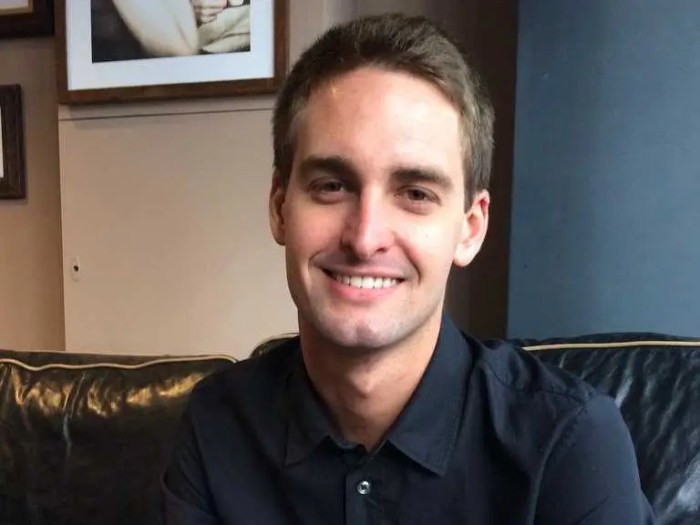 Snapchat ceo reveals why they turned down facebooks 3b offer