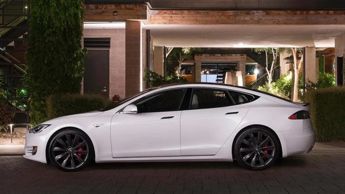 Tesla unveils model s 70d with all wheel drive