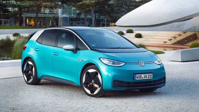 Vw to introduce 300 mile electric car in paris next month