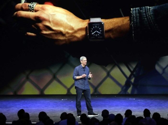 Tim cook over 1000 apps have been submitted for the apple watch