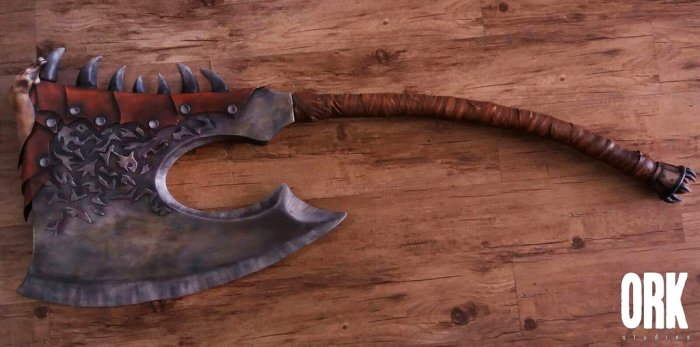 Blacksmith recreates iconic gorehowl axe from the warcraft universe