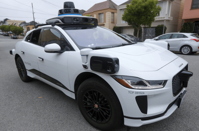 Waymo launches curbside robotaxi pickup at phoenix airport