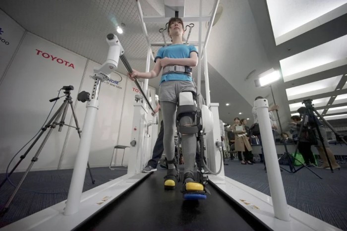 Robotic wheelchair piggyback users