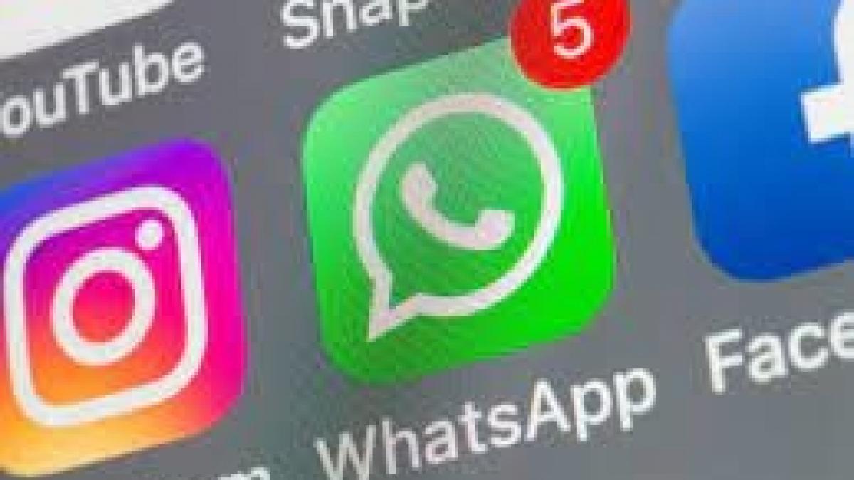 Whatsapp crosses 400 million users lashes out at rivals