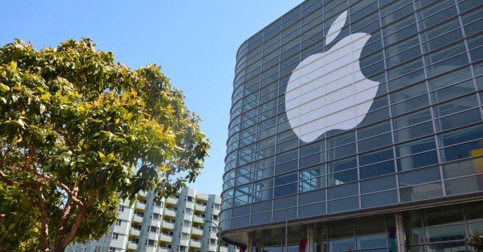 Cbs negotiating with apple over its tv service